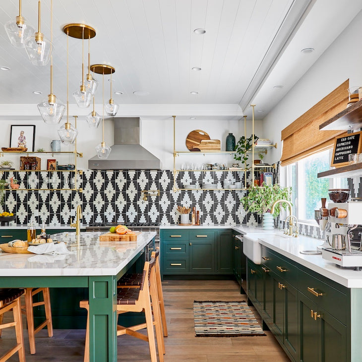 ten breathtaking black and white kitchen backsplash ideas