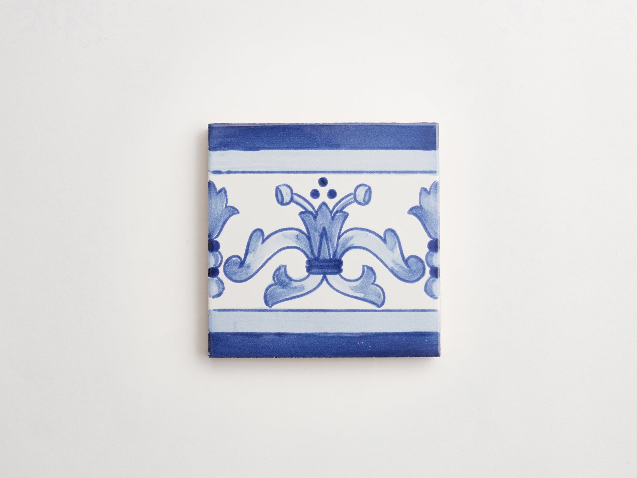 17th century: maiolica de delft | nobila border | filamenta ~ 4"x4"x0.375"