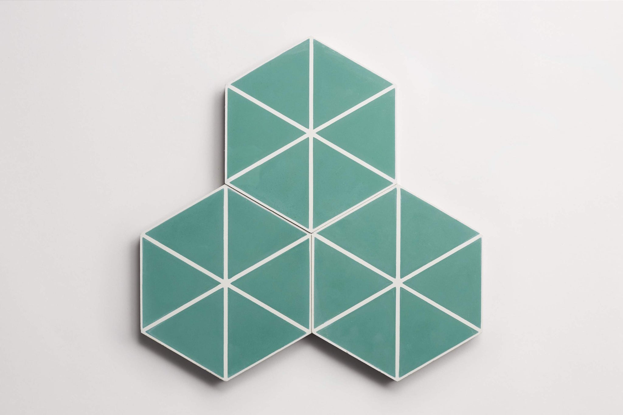 cement | try angle line | kelly + white | hex ~ 9"x8"x0.625"