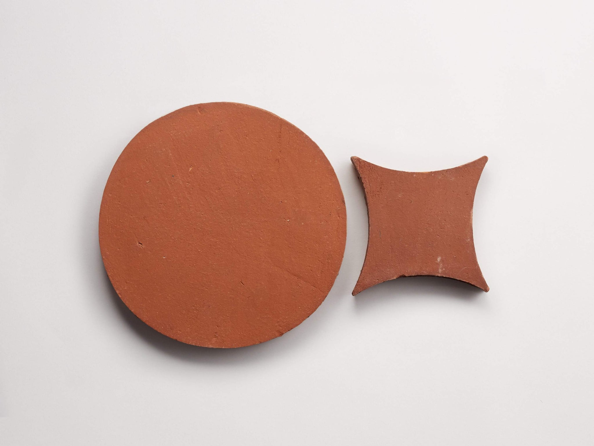 belgian reproduction | flemish red | terracotta | circle + losange (bundle) ~ 0.75"