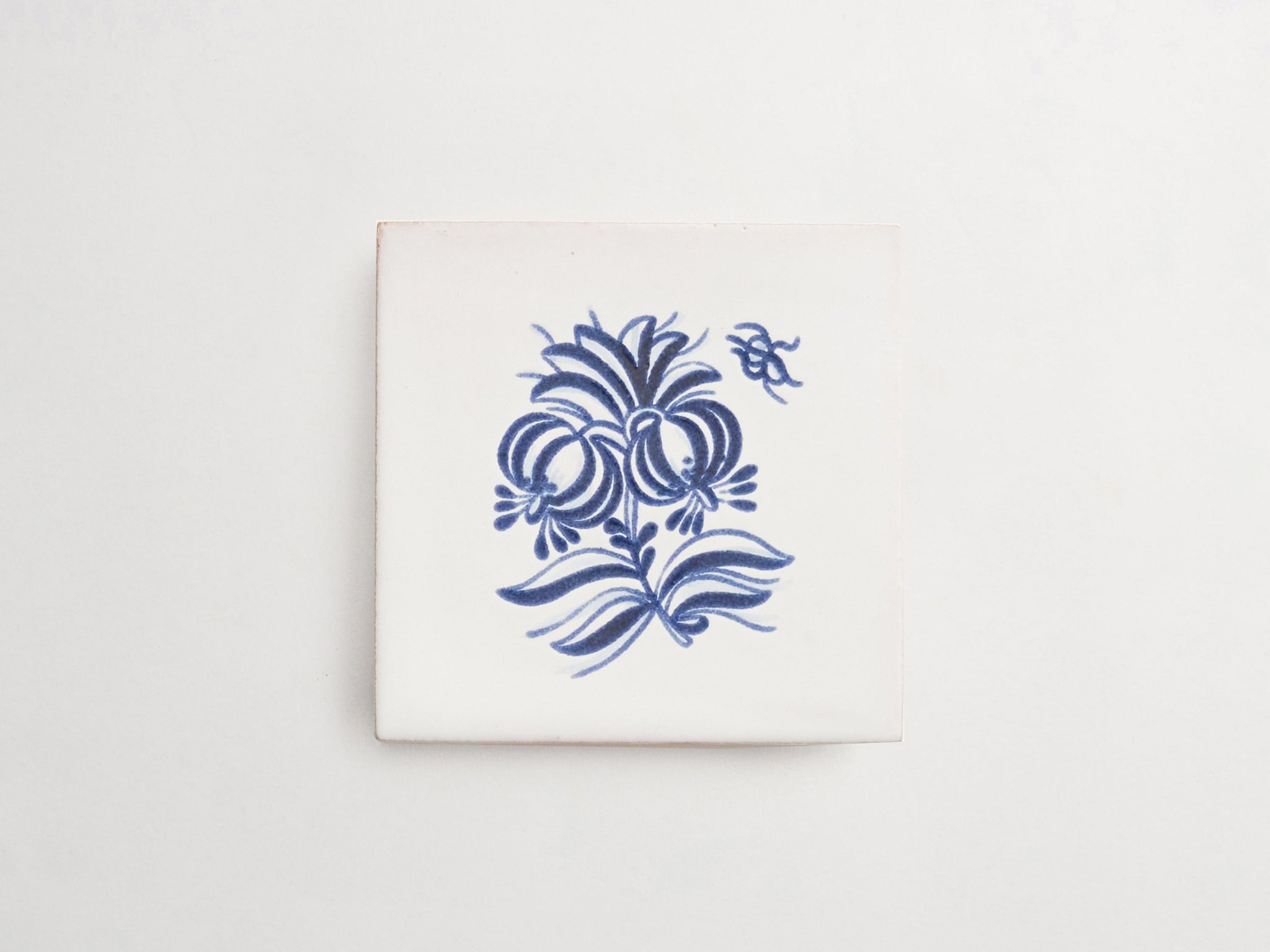 17th century: maiolica de delft | mezza flora deco | pattern five ~ 4"x4"x0.375"